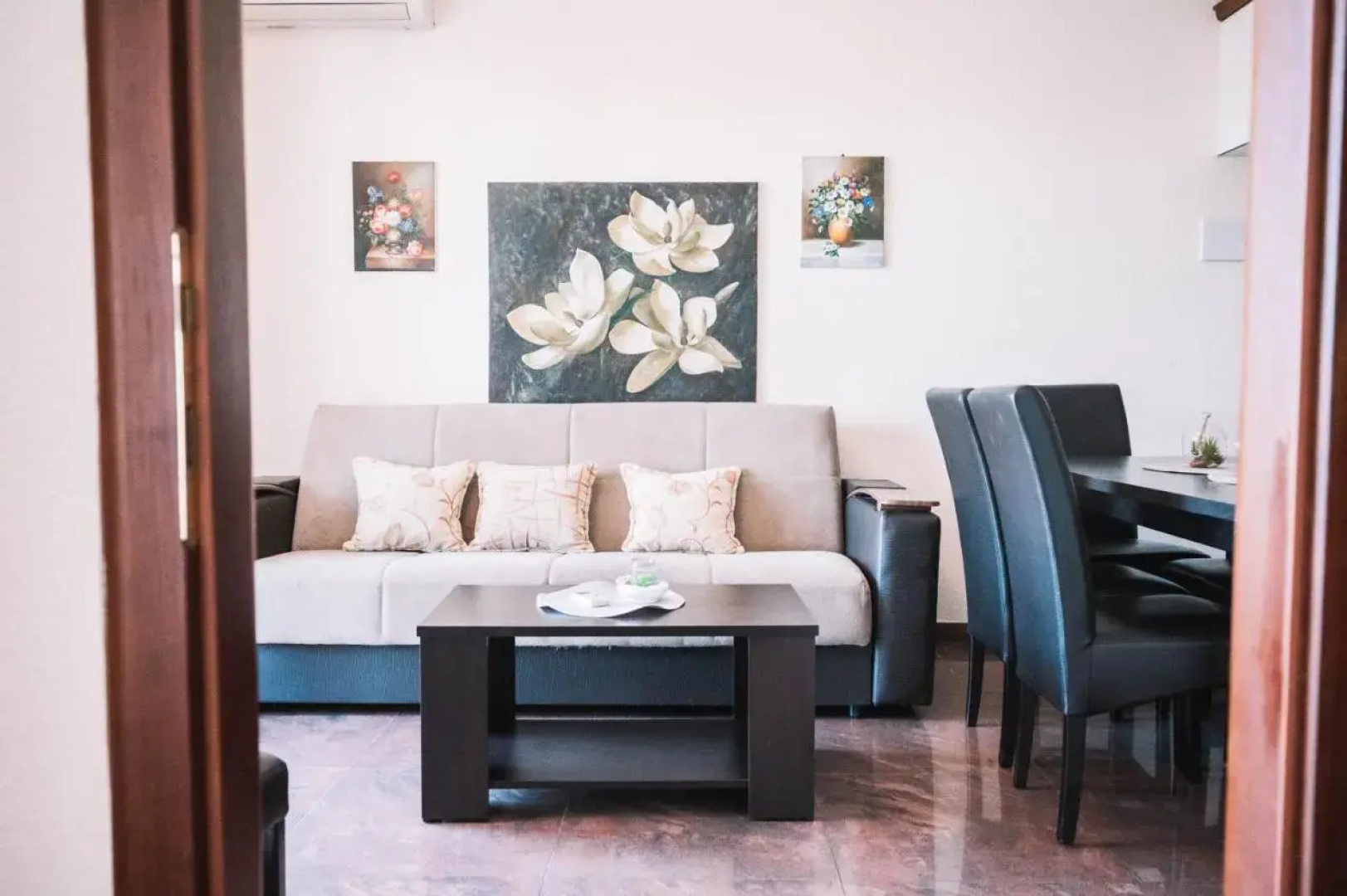 Bivalvia Apartments