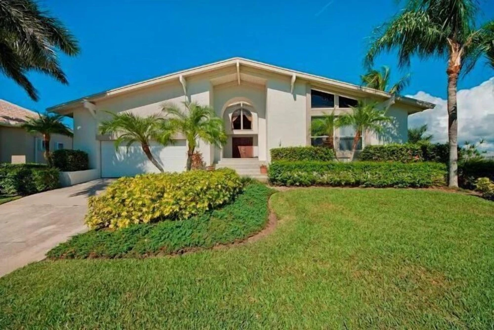 SNOW198 3 Bedroom Holiday Home by Marco Naples Vacation Homes