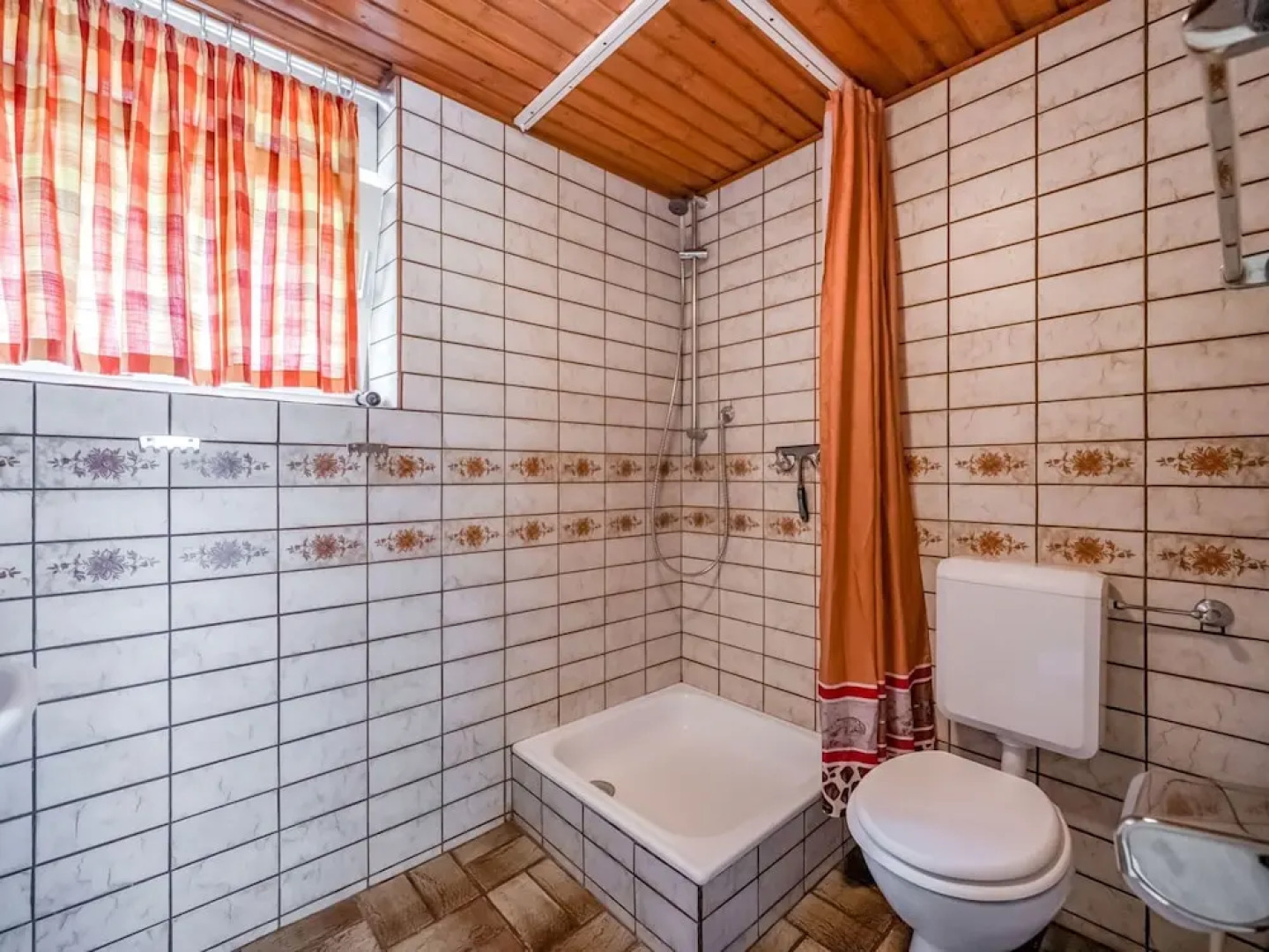 Spacious Apartment With Private Terrace