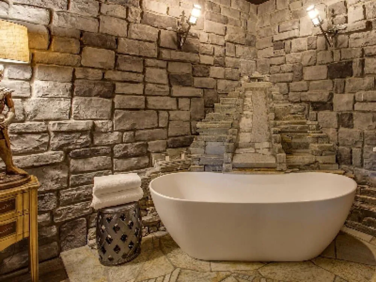 Storybook Riverside Inn