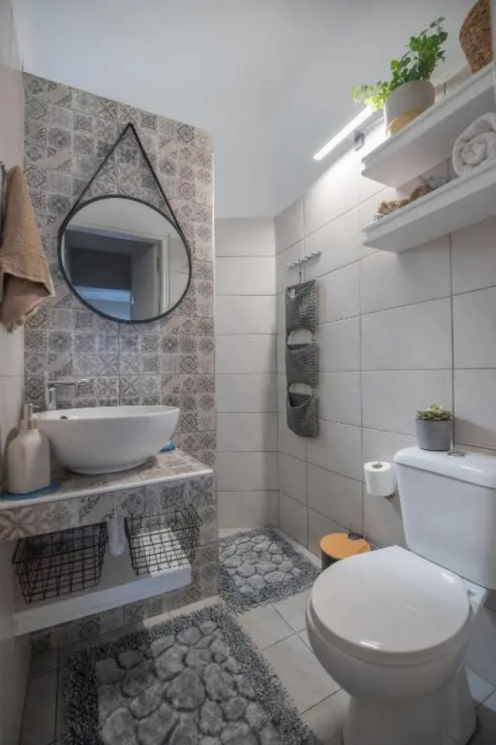 Inconceptual apartment