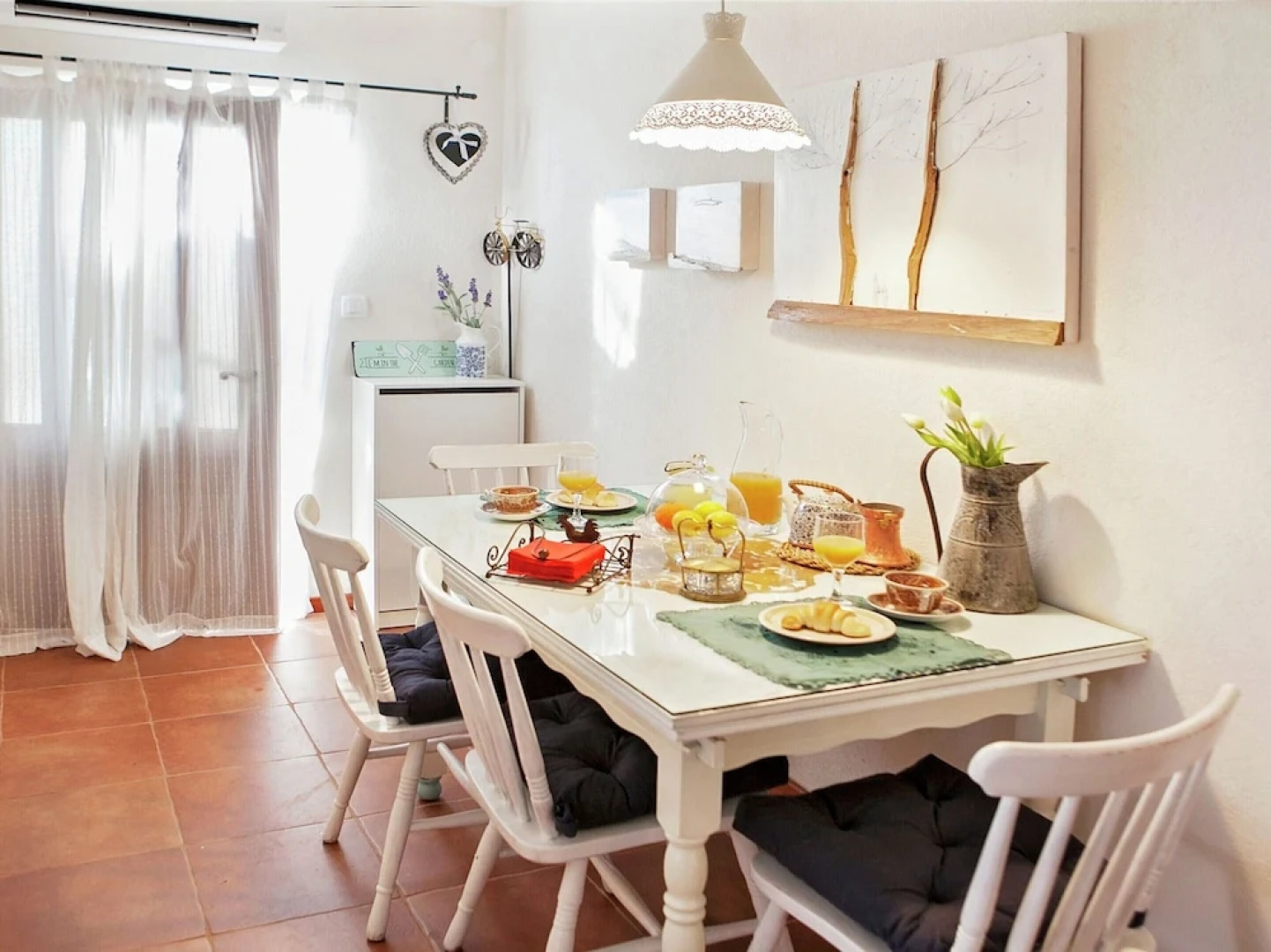 Delightfully Decorated Apartment with Sea View near Beach