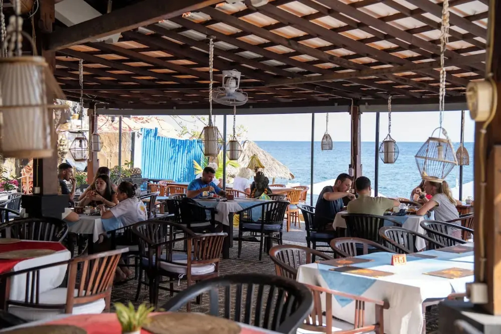 Amed Cafe & Hotel Kebun Wayan