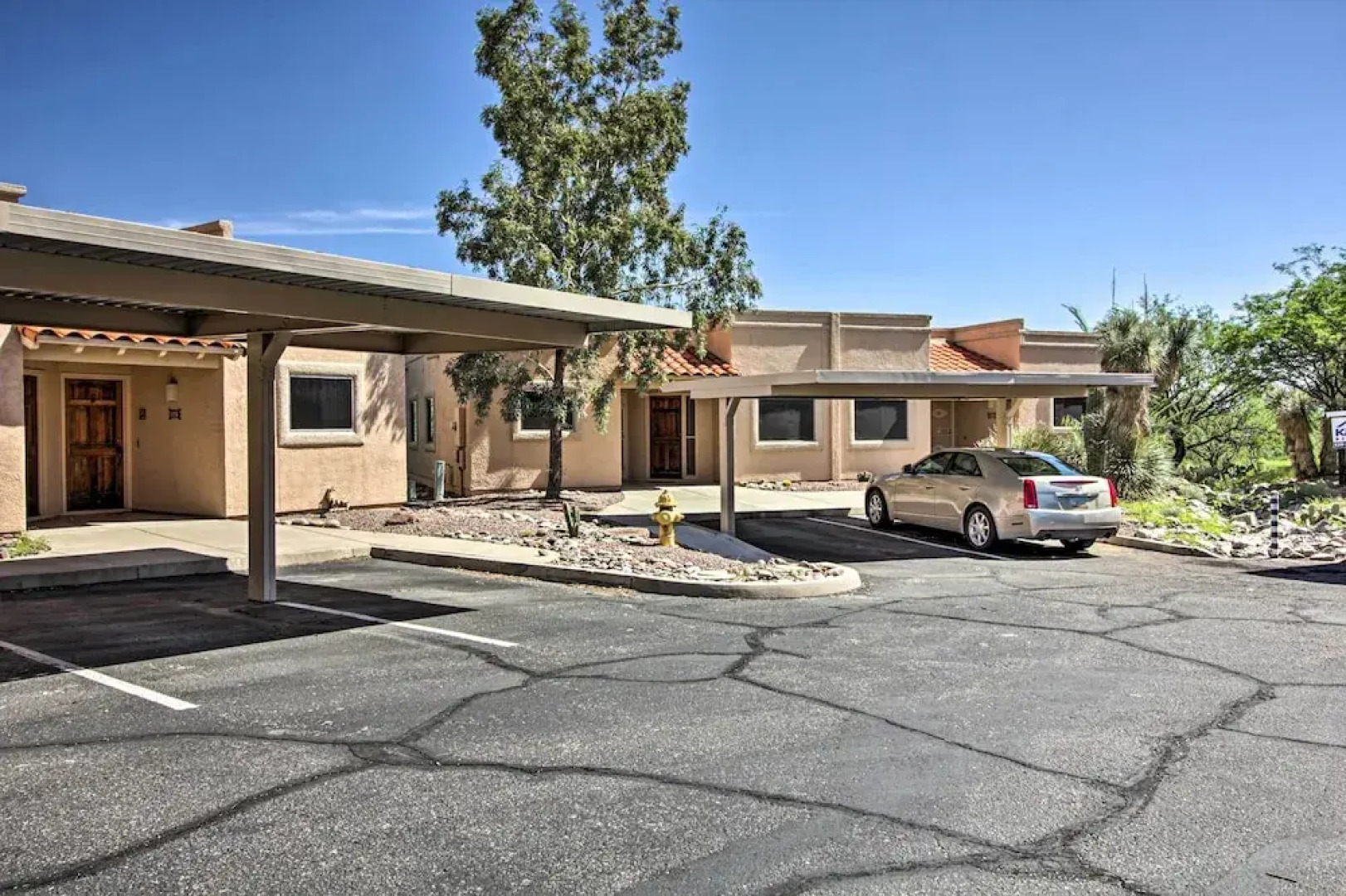 Relaxing Green Valley Townhome ~ 30 Mi to Tucson!