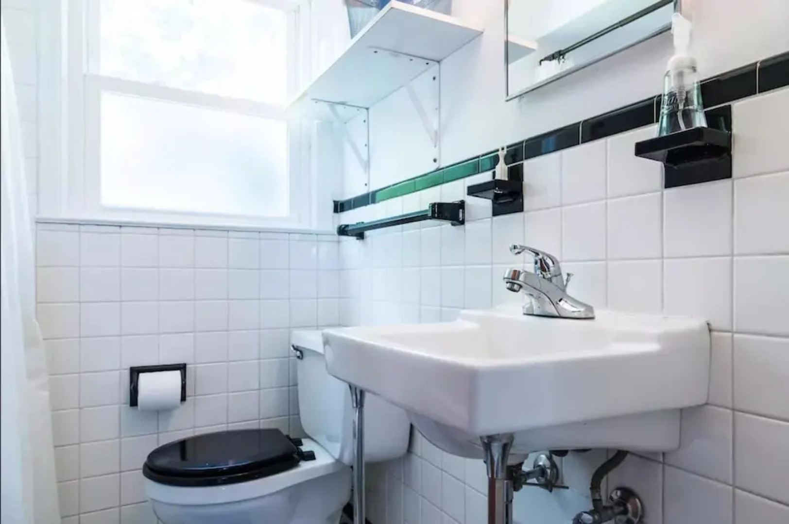 Two Bedroom West Stadium Bungalow - Unit 522