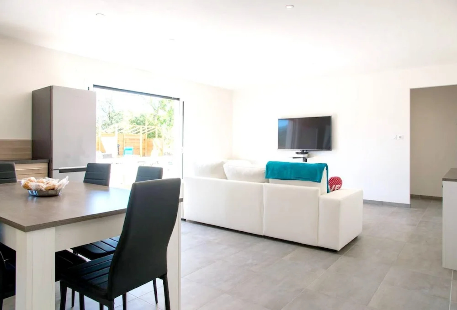 Villa With 3 Bedrooms in Saint-jean-de-monts, With Private Pool, Enclo