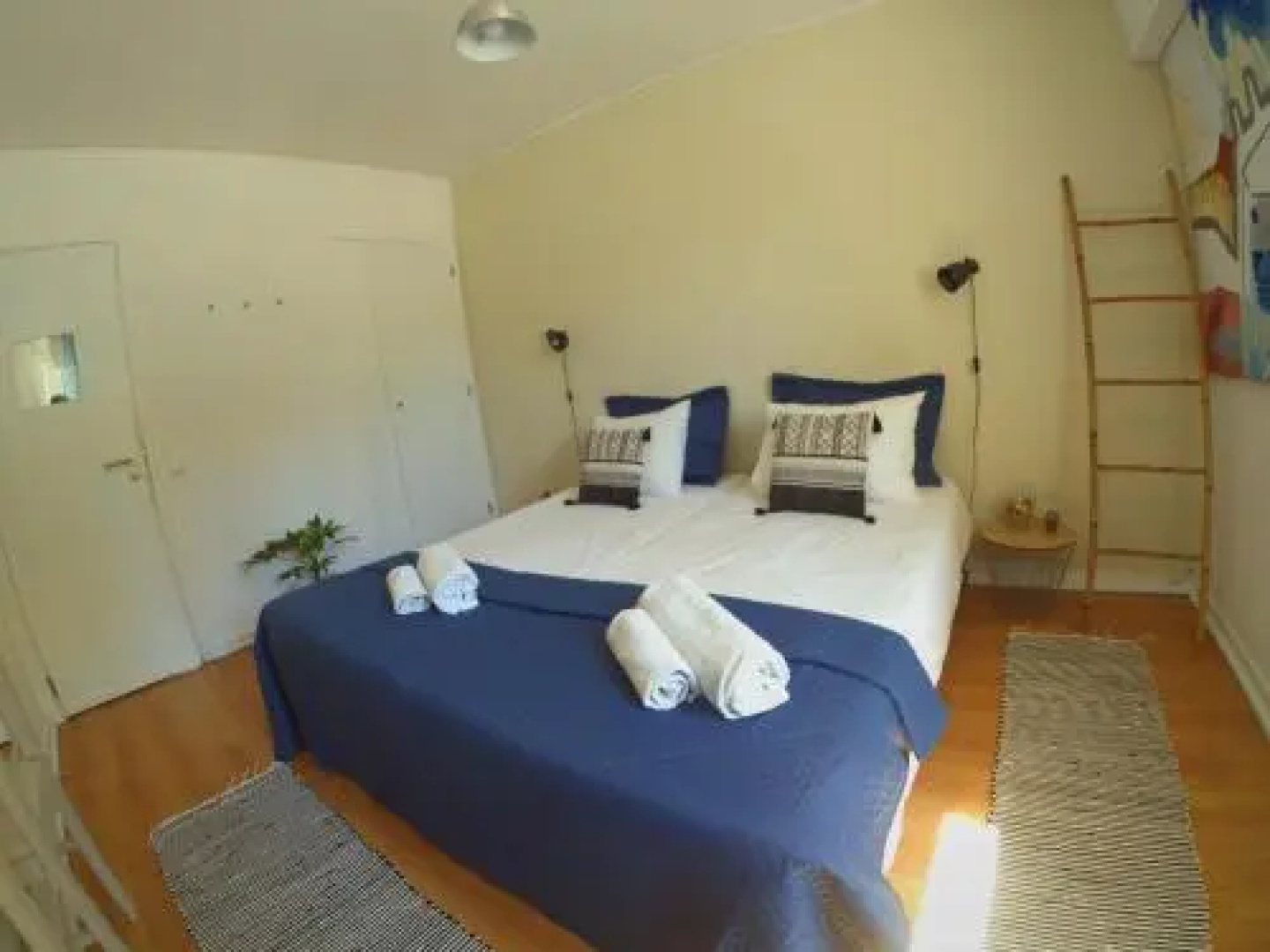 Lisbon Waves Surf Lodge