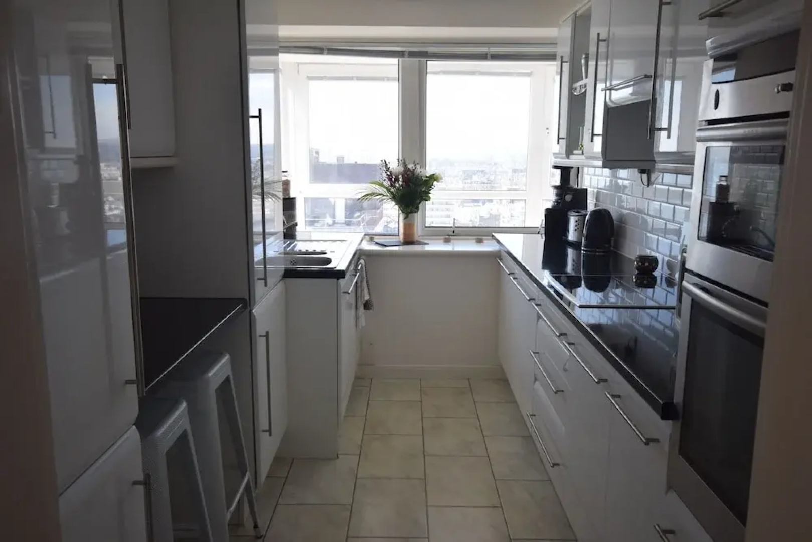 Isabella Penthouse 15th Floor, Seafront