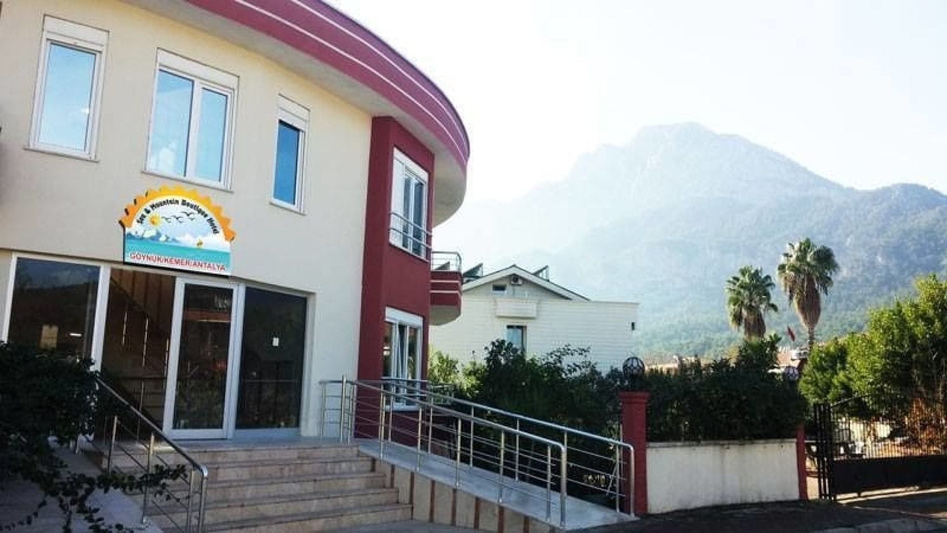 Sea and Mountain Hotel