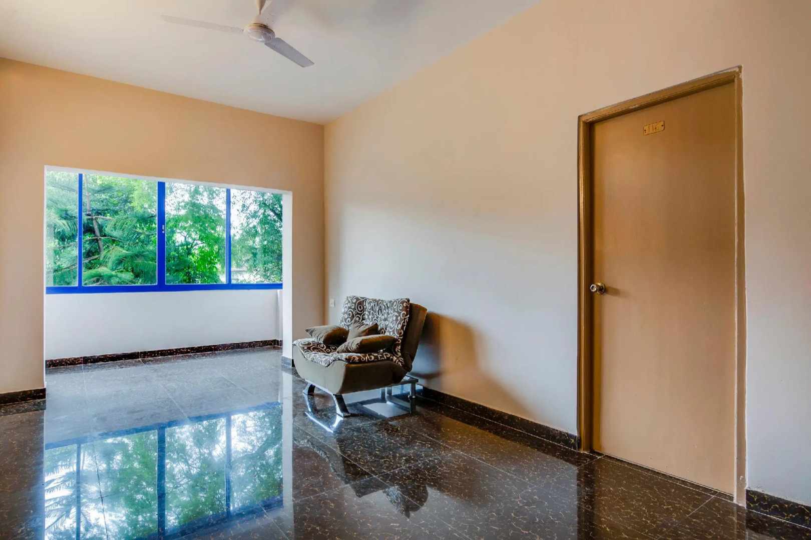 Collection O 75600 Aqualura Verem Rd