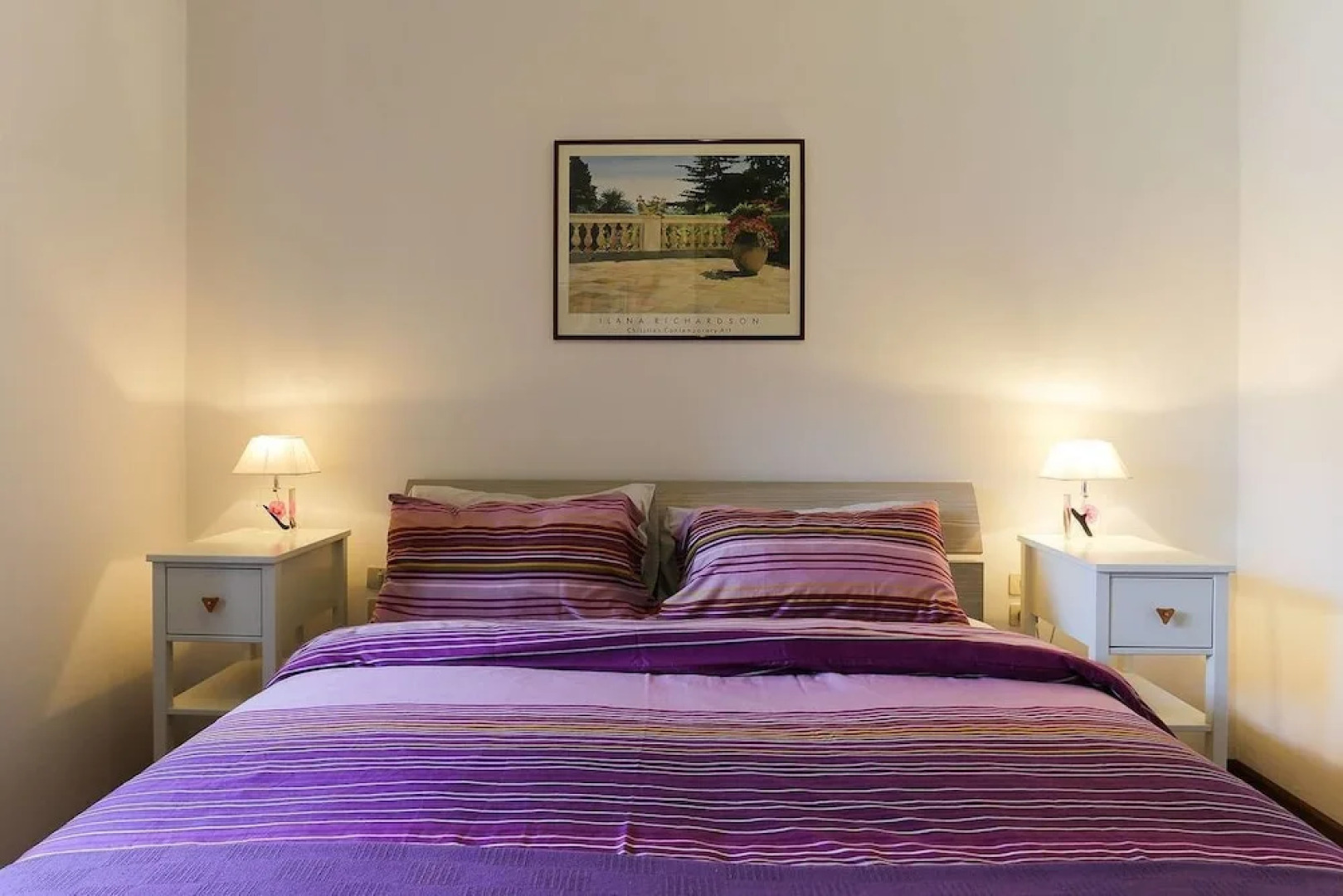 Contemporary Lakeside Villa Enjoying Direct Lake Access, Wifi, BBQ, Near Restaurant and Shop