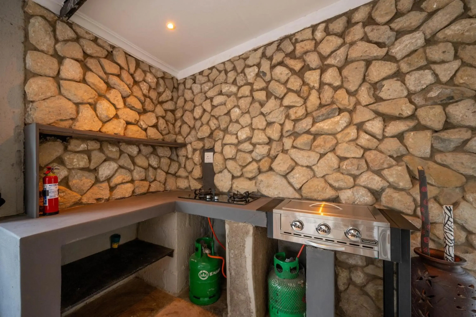 Foxy Crocodile Bush Lodge & Kruger Safari's - No Loadshedding