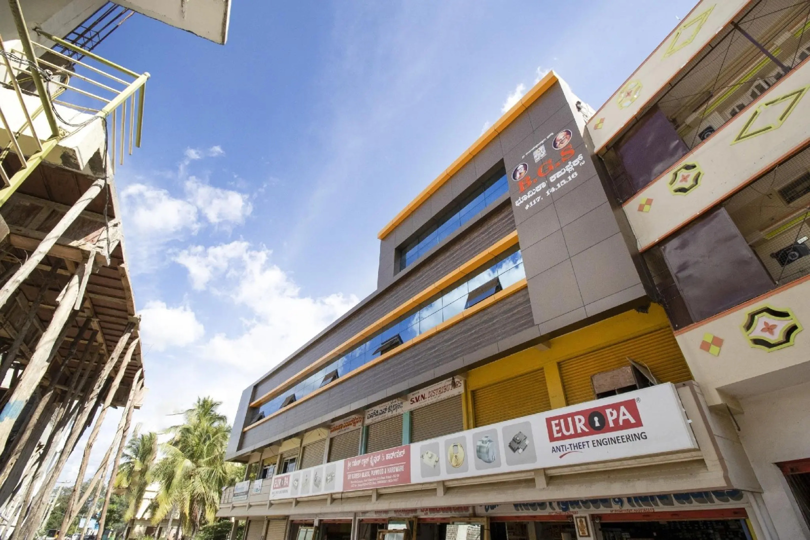 OYO 69986 Pnk Royals