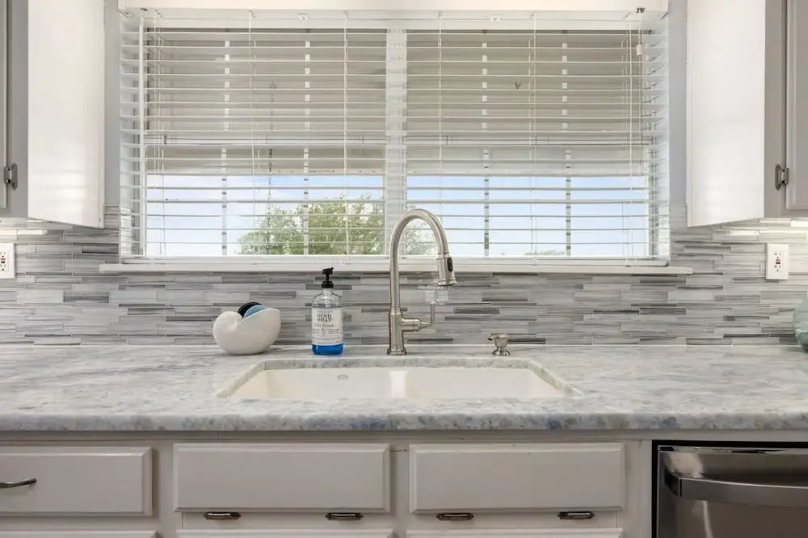 Bolivar Slam 3 Bedroom Home by RedAwning