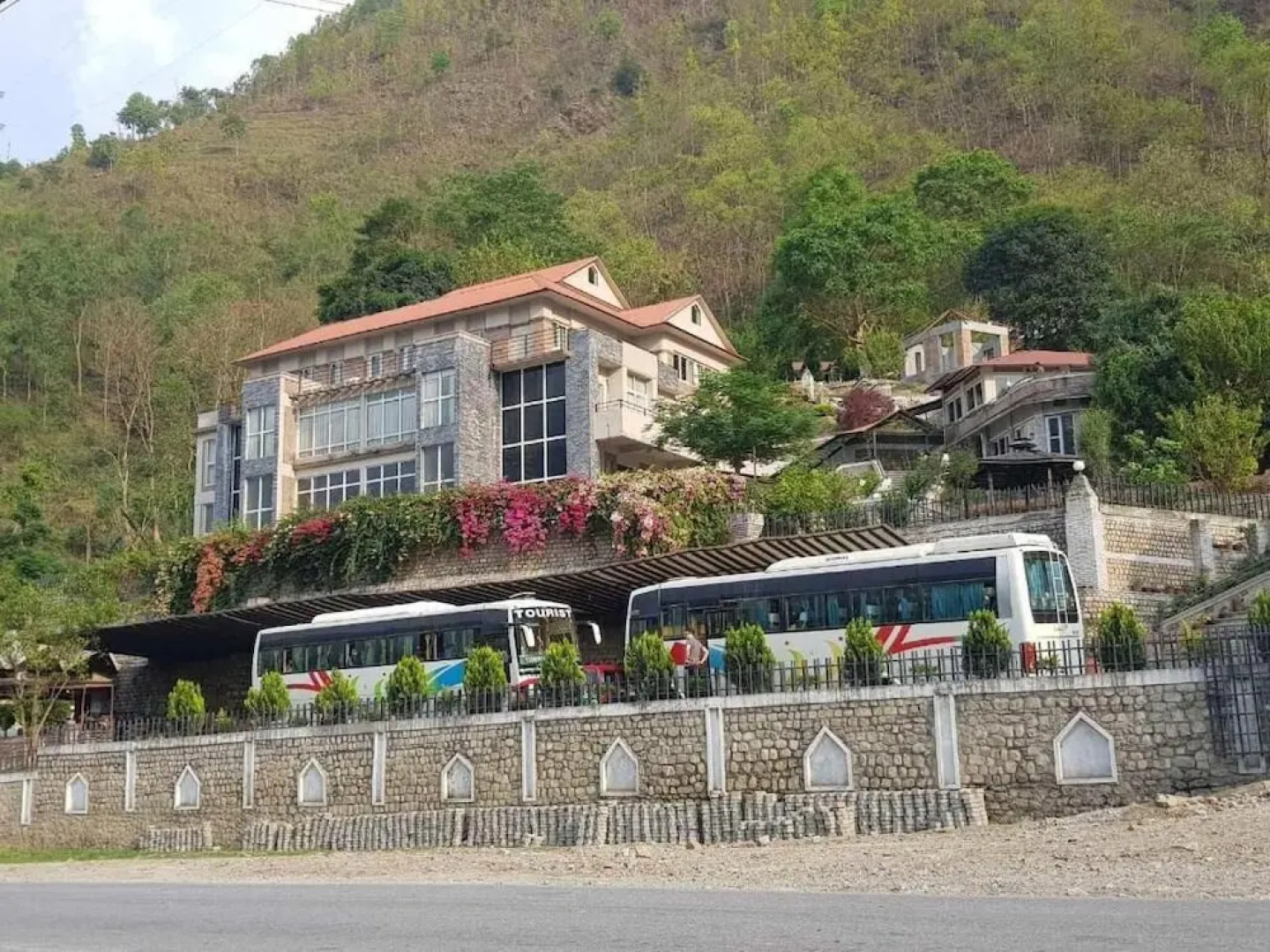 Serene Highway Resort