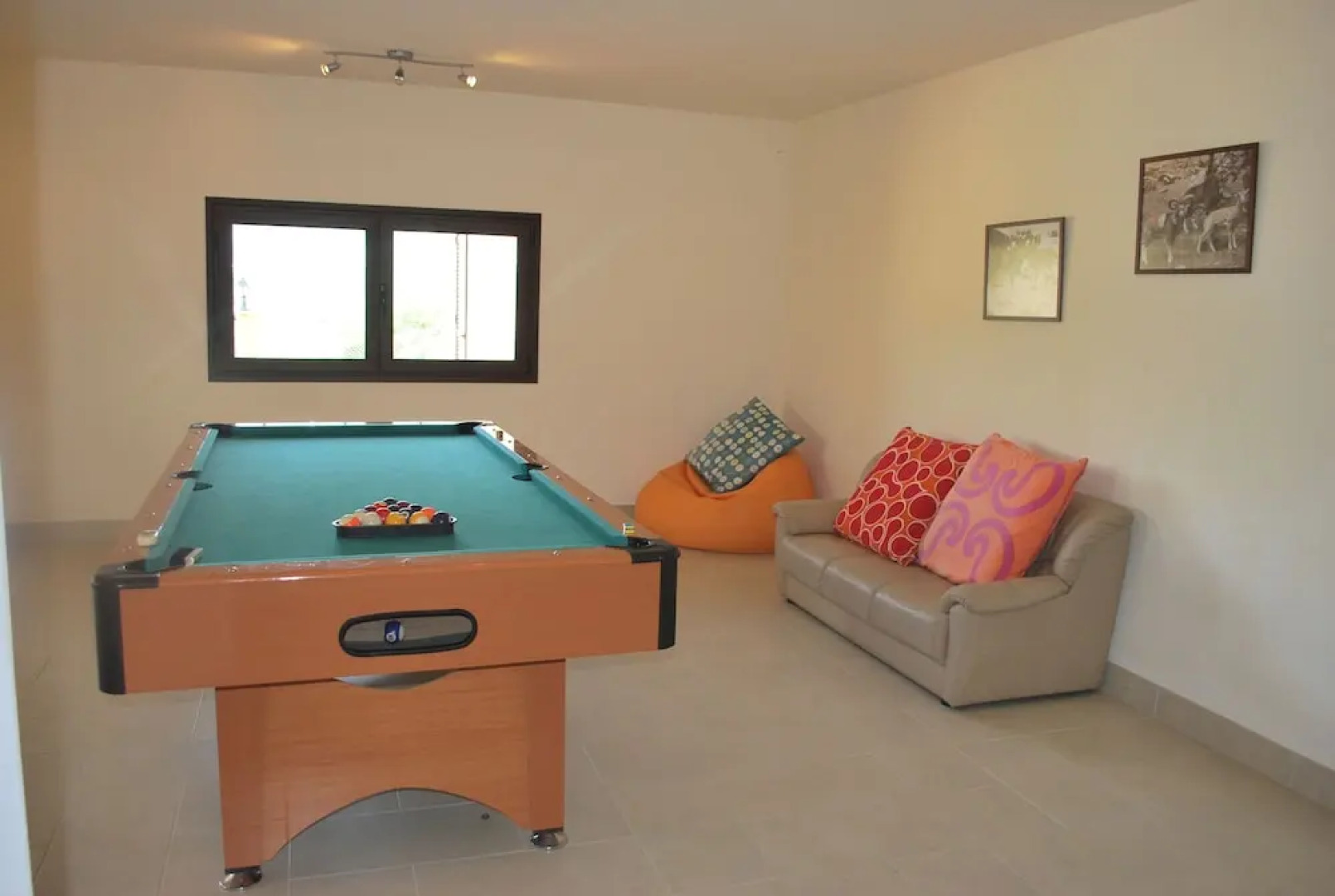 Amazing Luxury Villa, Enormous Heated Pool Jacuzzi, Gym, Games Room In Paphos,