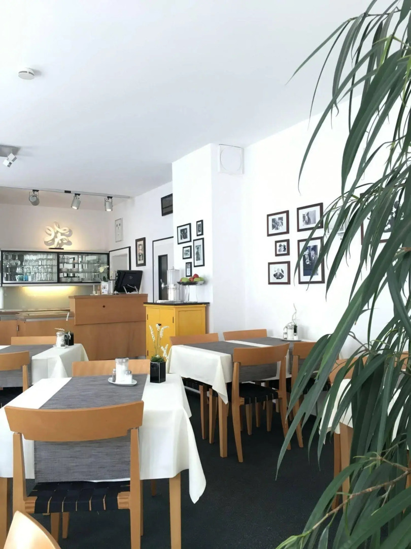 Hotel H.E.Y.M.A.N.N.