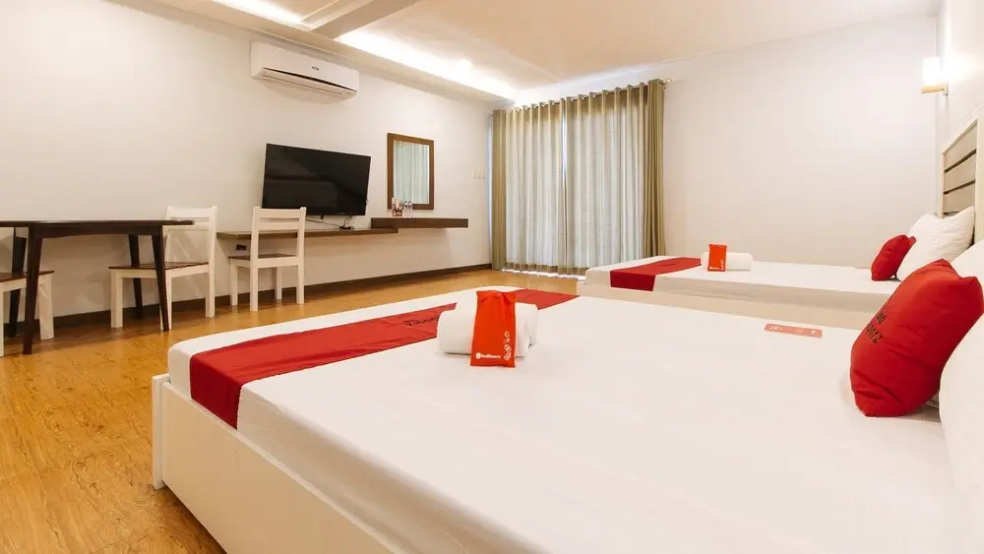 RedDoorz Premium @ Trece Indang Road