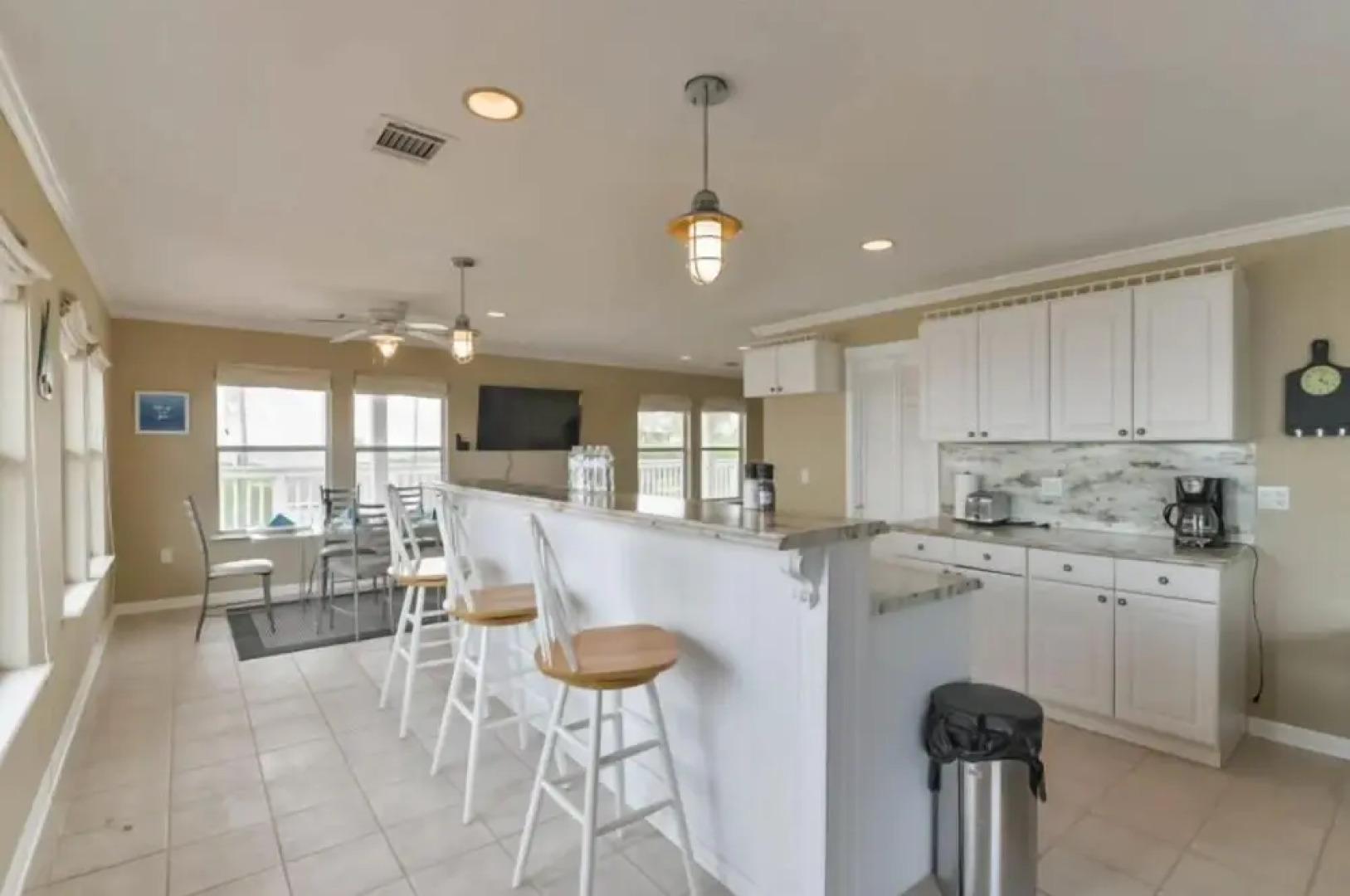 Fun in the Sun in Seabrook Kemah Huge Deck Games Fishing Pet Friendly