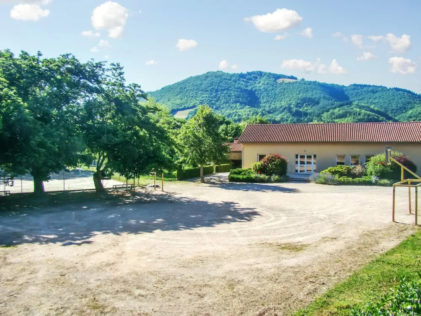 Apartment With one Bedroom in Fayet, With Wonderful Mountain View, Enc