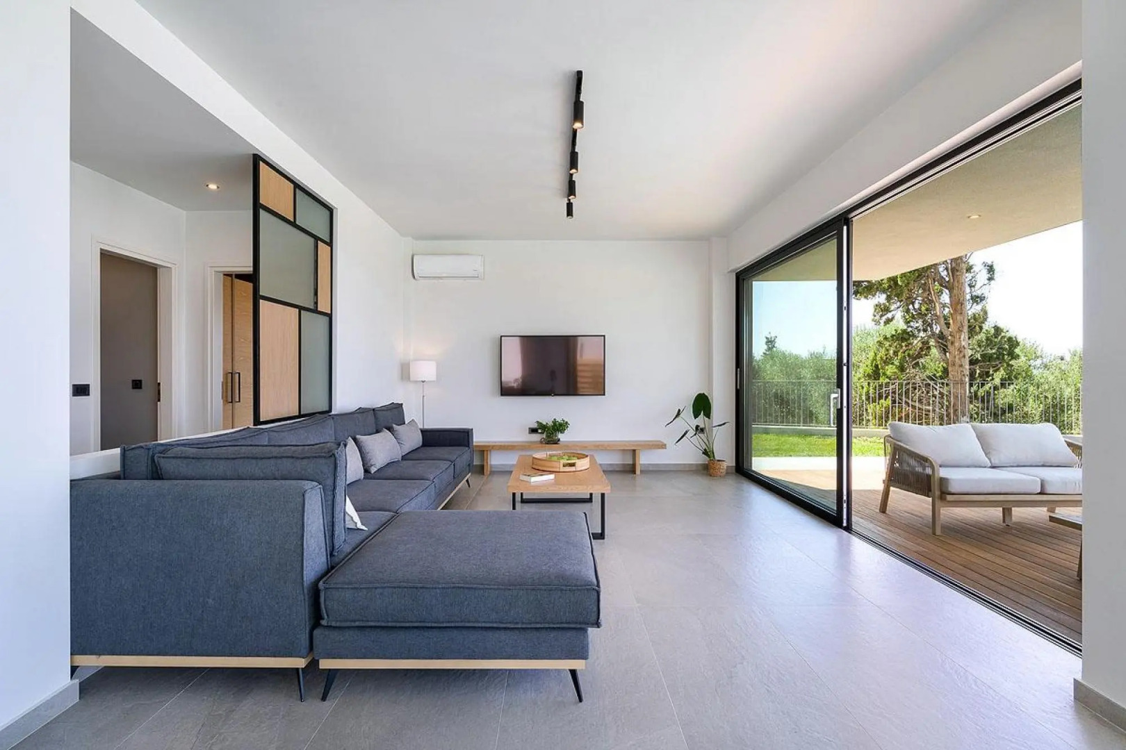 Sea View 4 Bedroom Villa With a Heated Pool