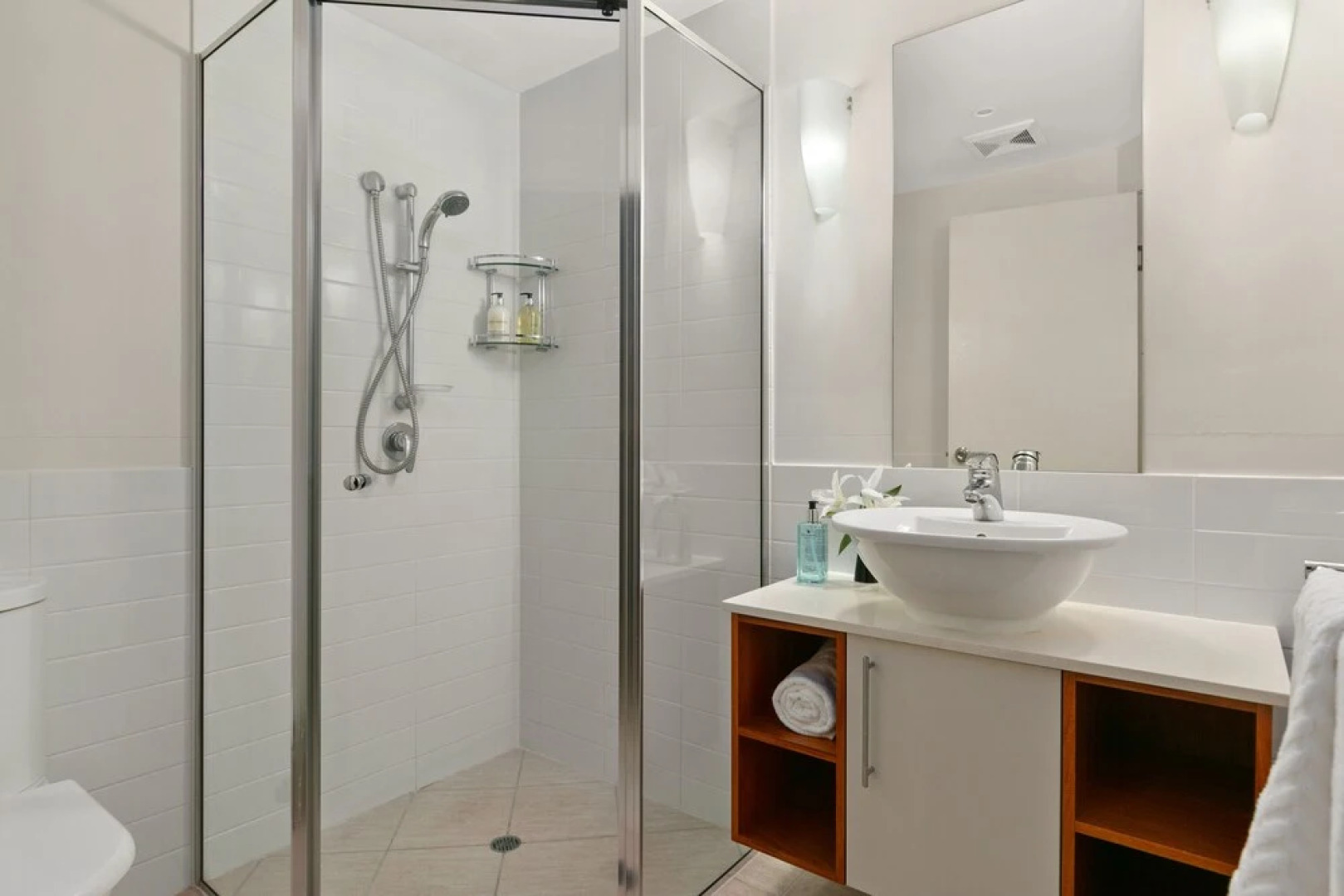 Beachfront Apartment with Ocean Views