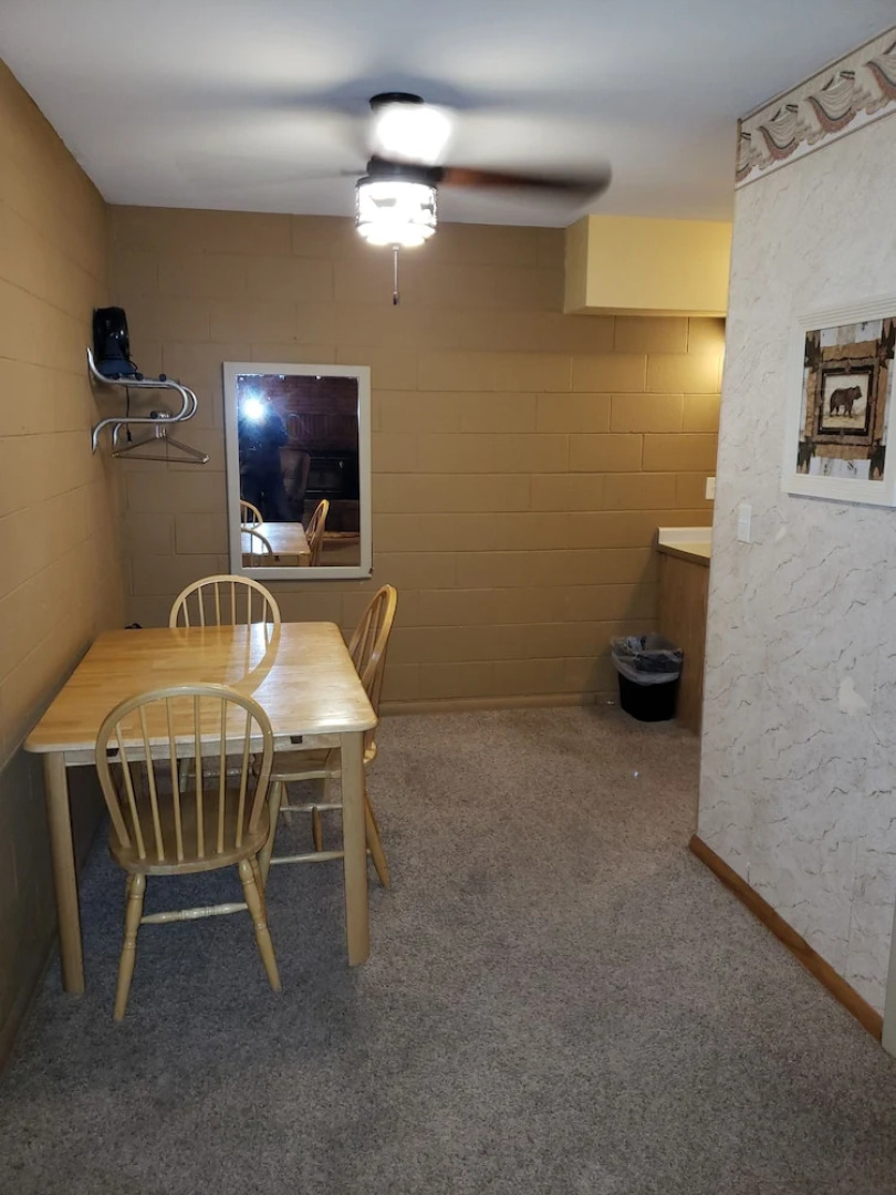 The Willard Munger Inn