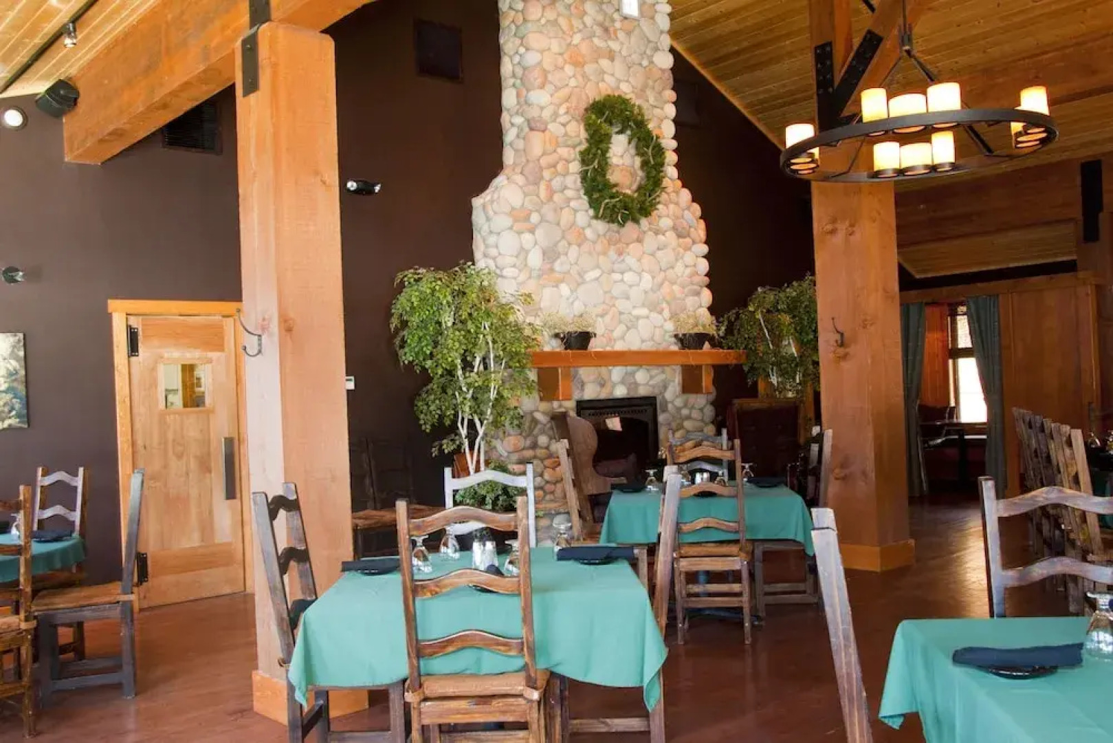 Half Moon Lake Lodge