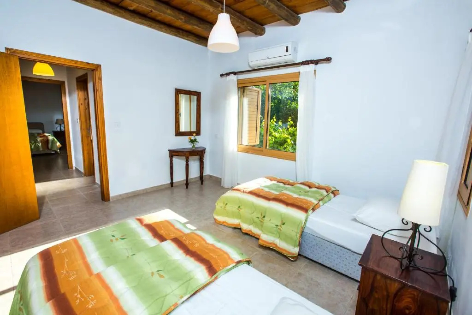 Villa Violaris