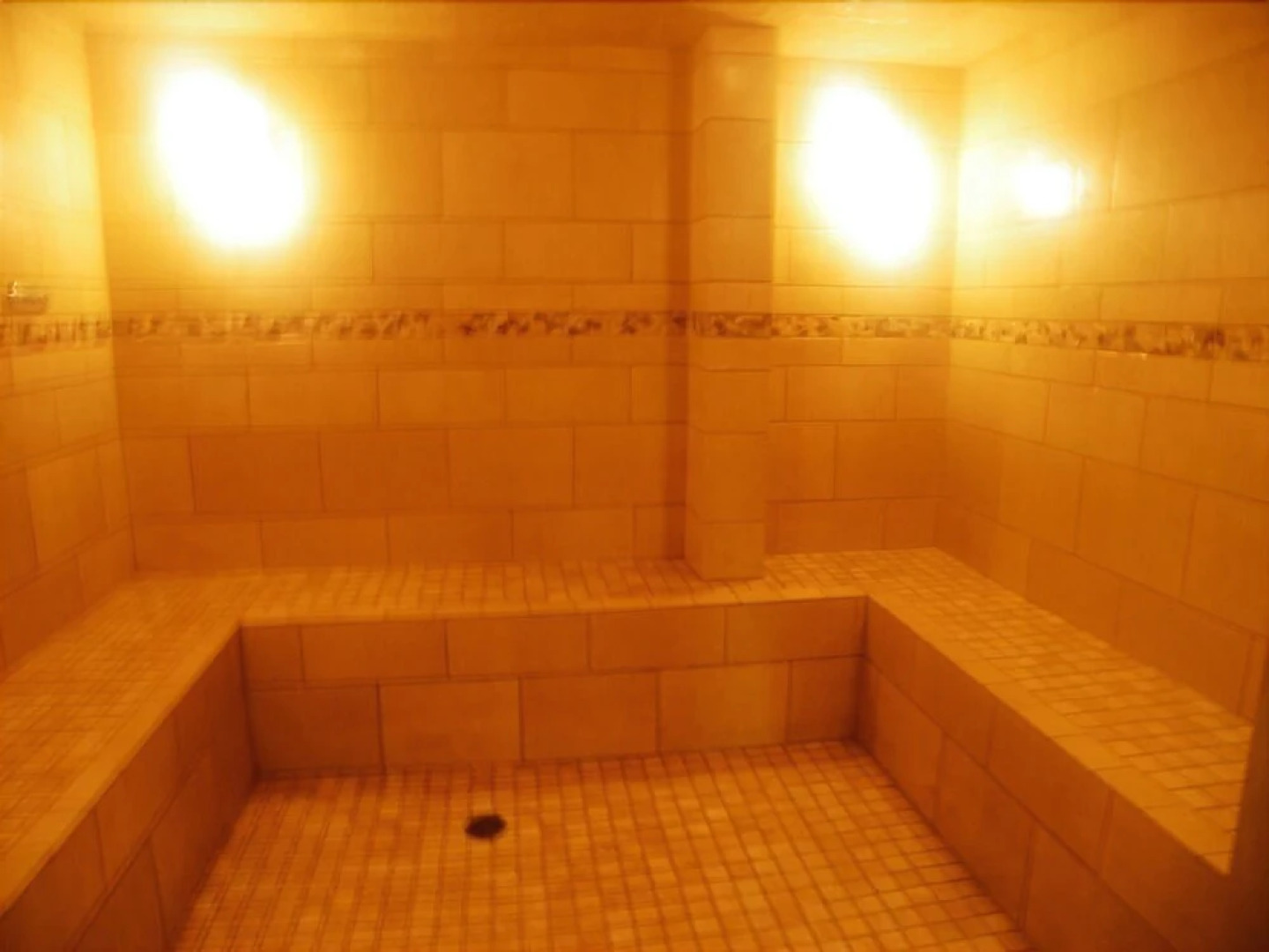 Lakeshore 1 Ba Studio condo by RedAwning