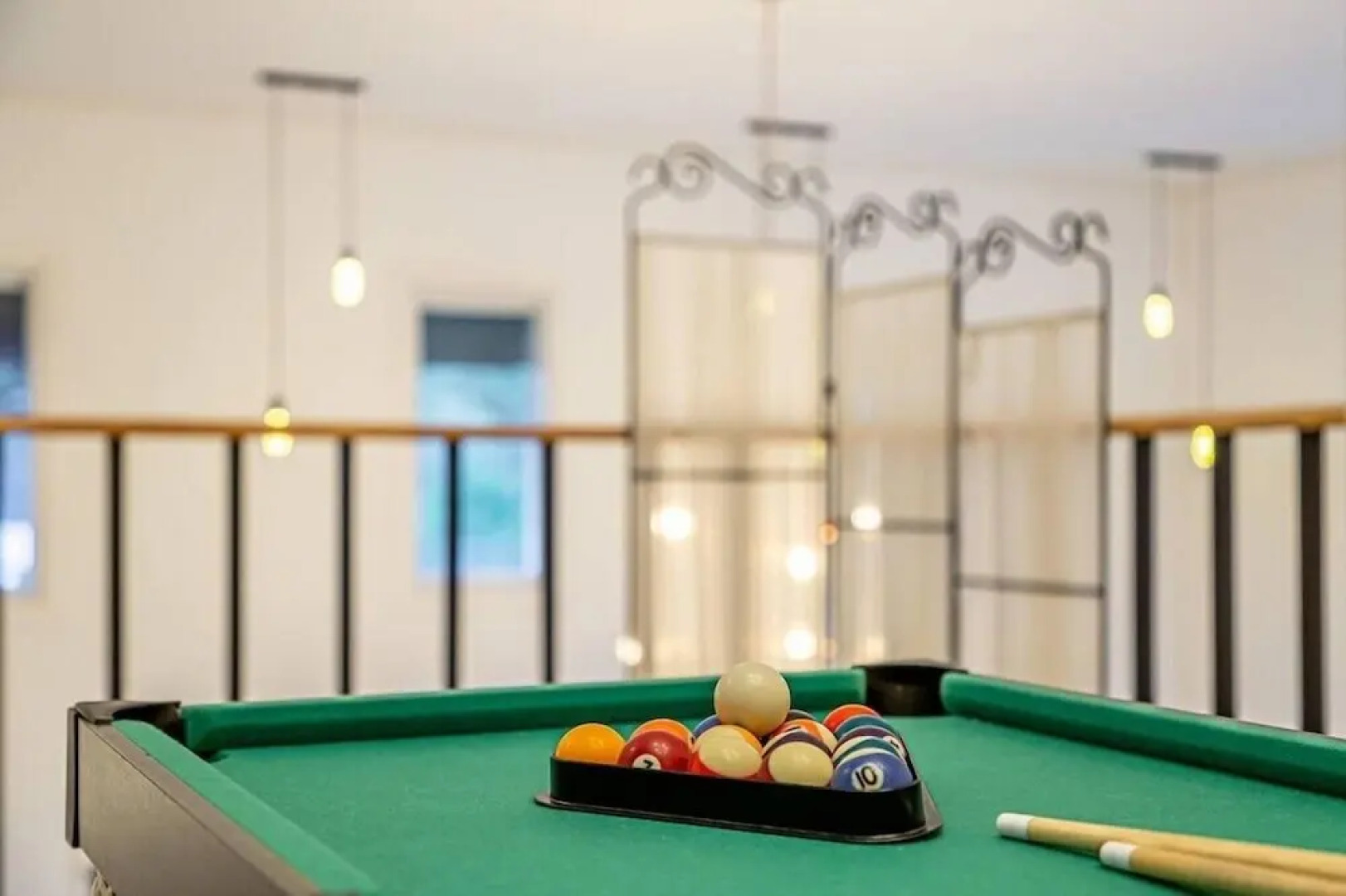 Vivaldi white house in vally