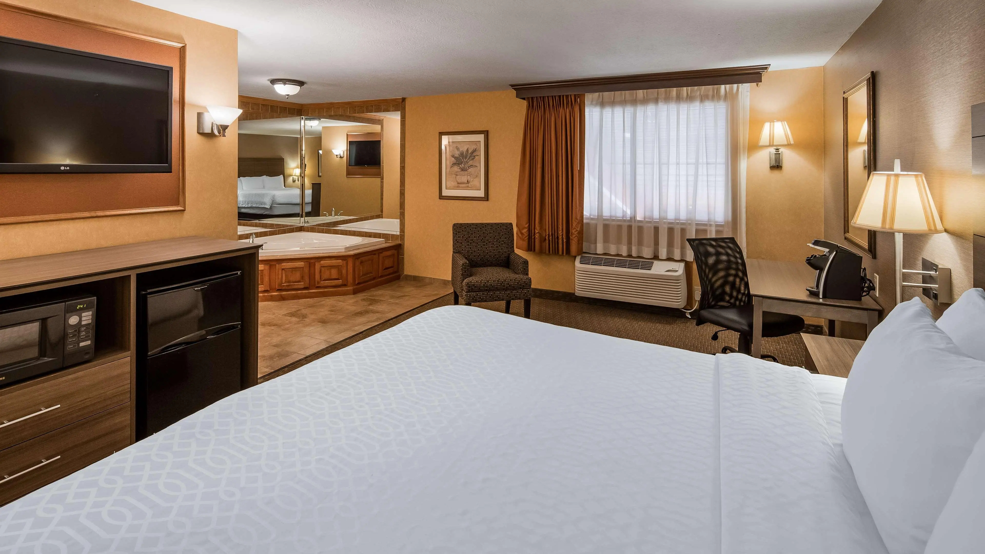 Best Western Plus North Canton Inn & Suites