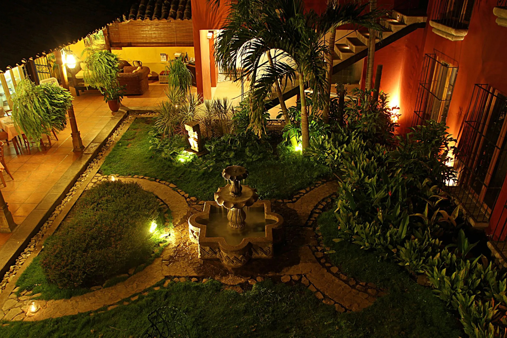 Estrada Hotel & Bistro