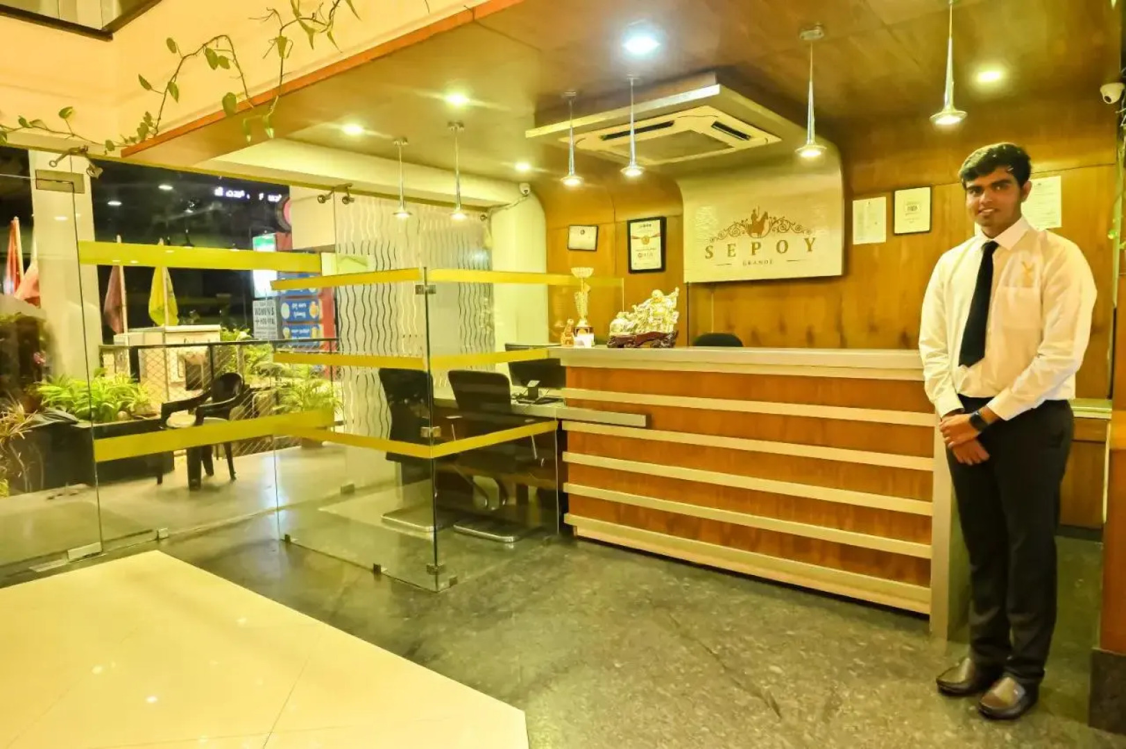 OYO 1711 Hotel Sepoy Grande