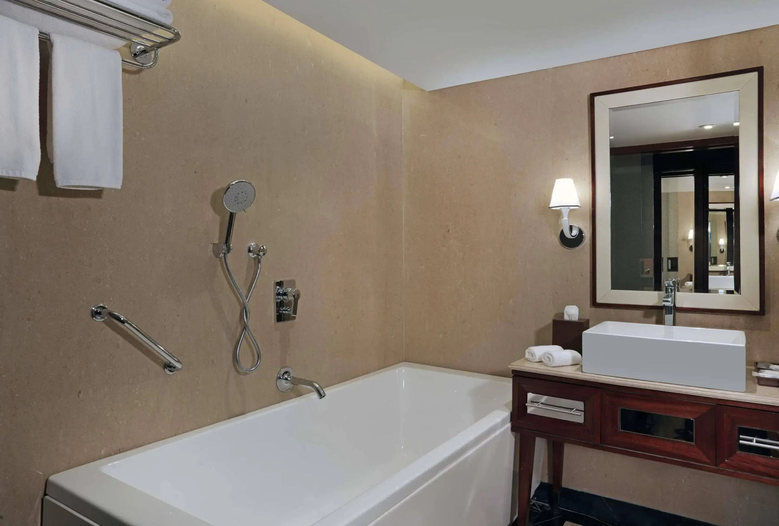 Sheraton Grand Pune Bund Garden Hotel