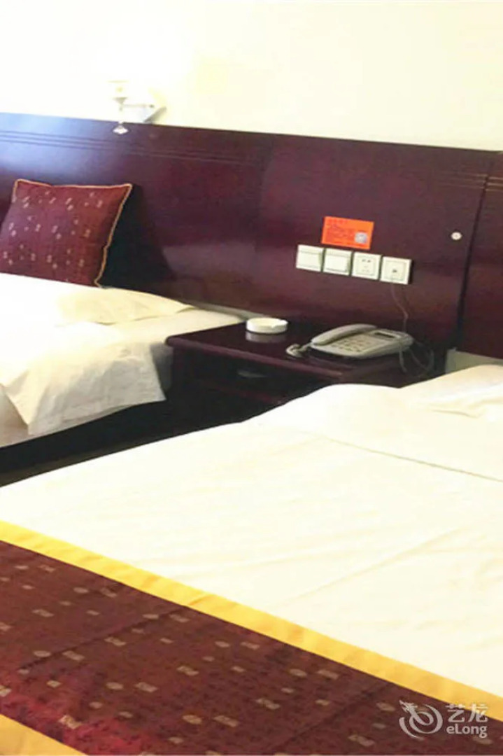 Xinyang Tianyi Express Hotel