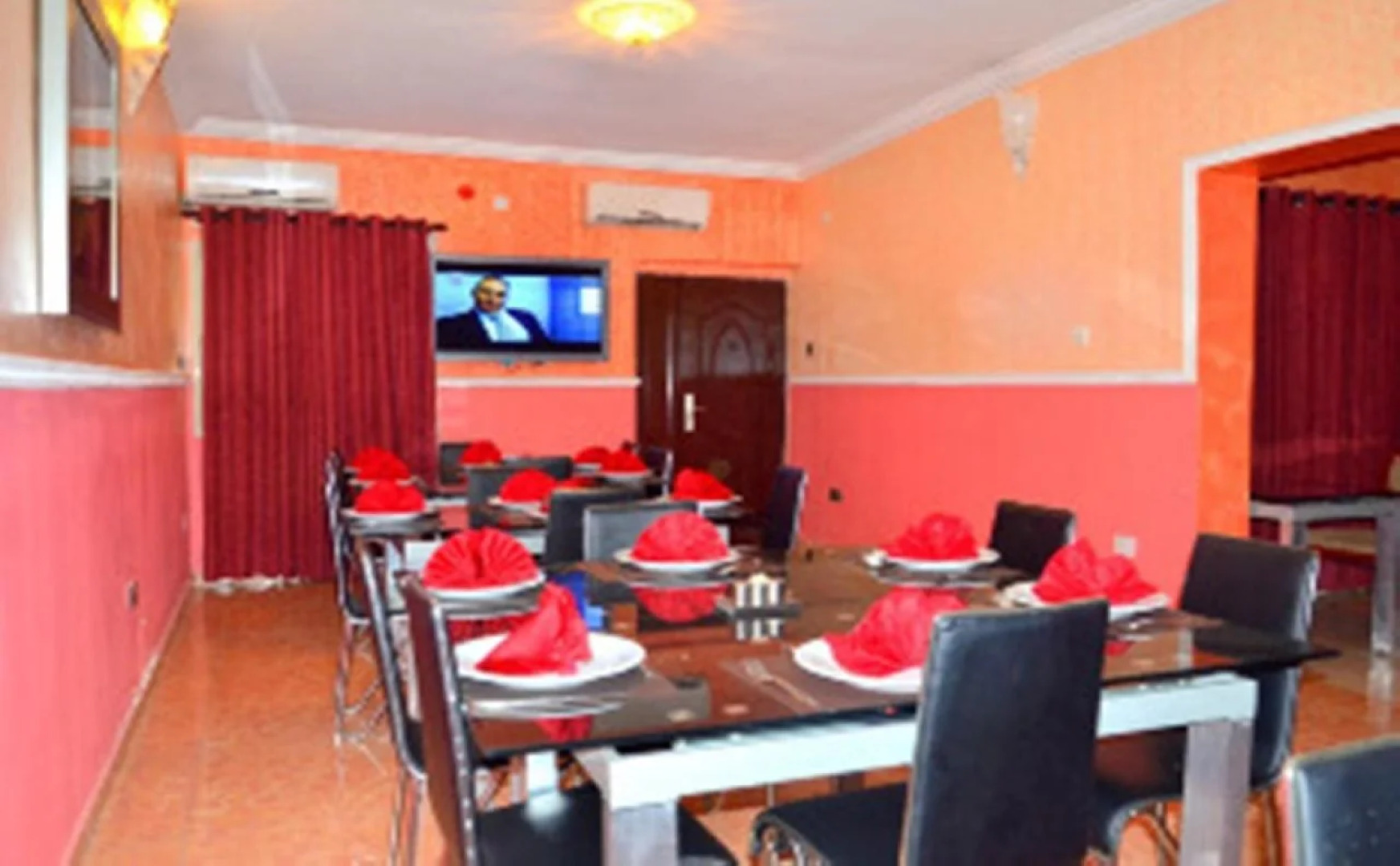 Bleu Ivy Hotel And Suites