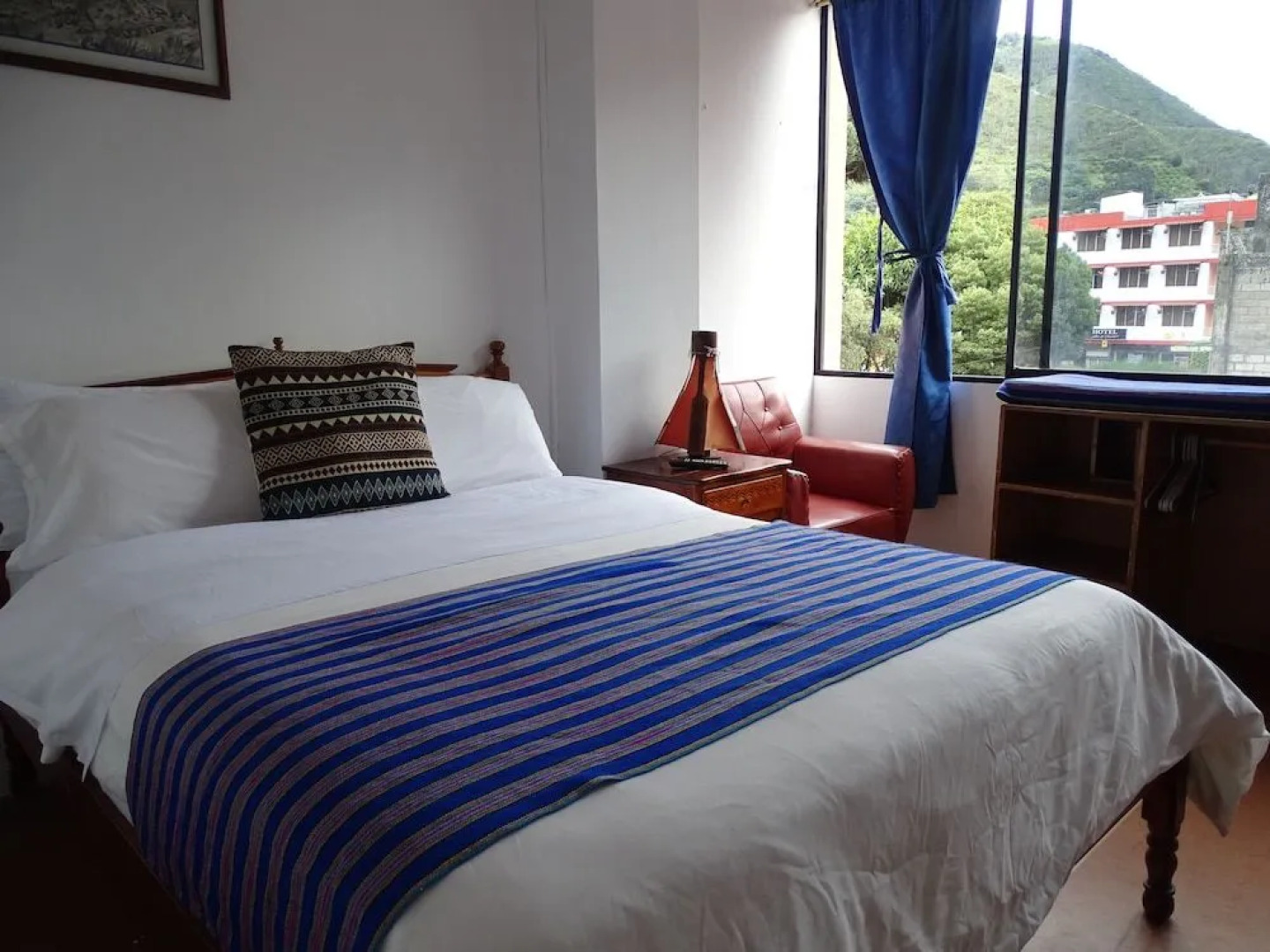 Erupcion Art Hotel & Hostel