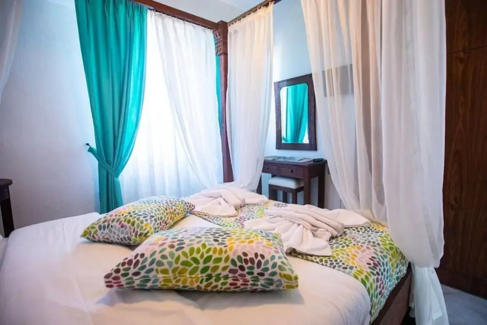 Captivating Bougainvillea Apartment in Panormos