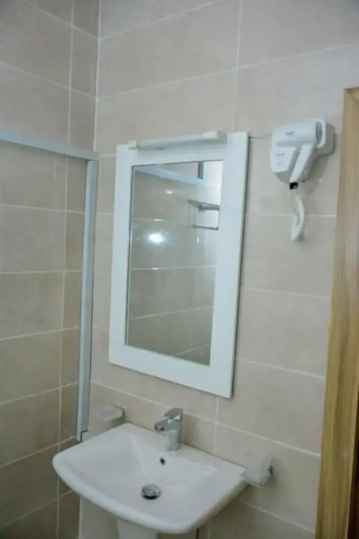 Kim Royal Hotel And Suites