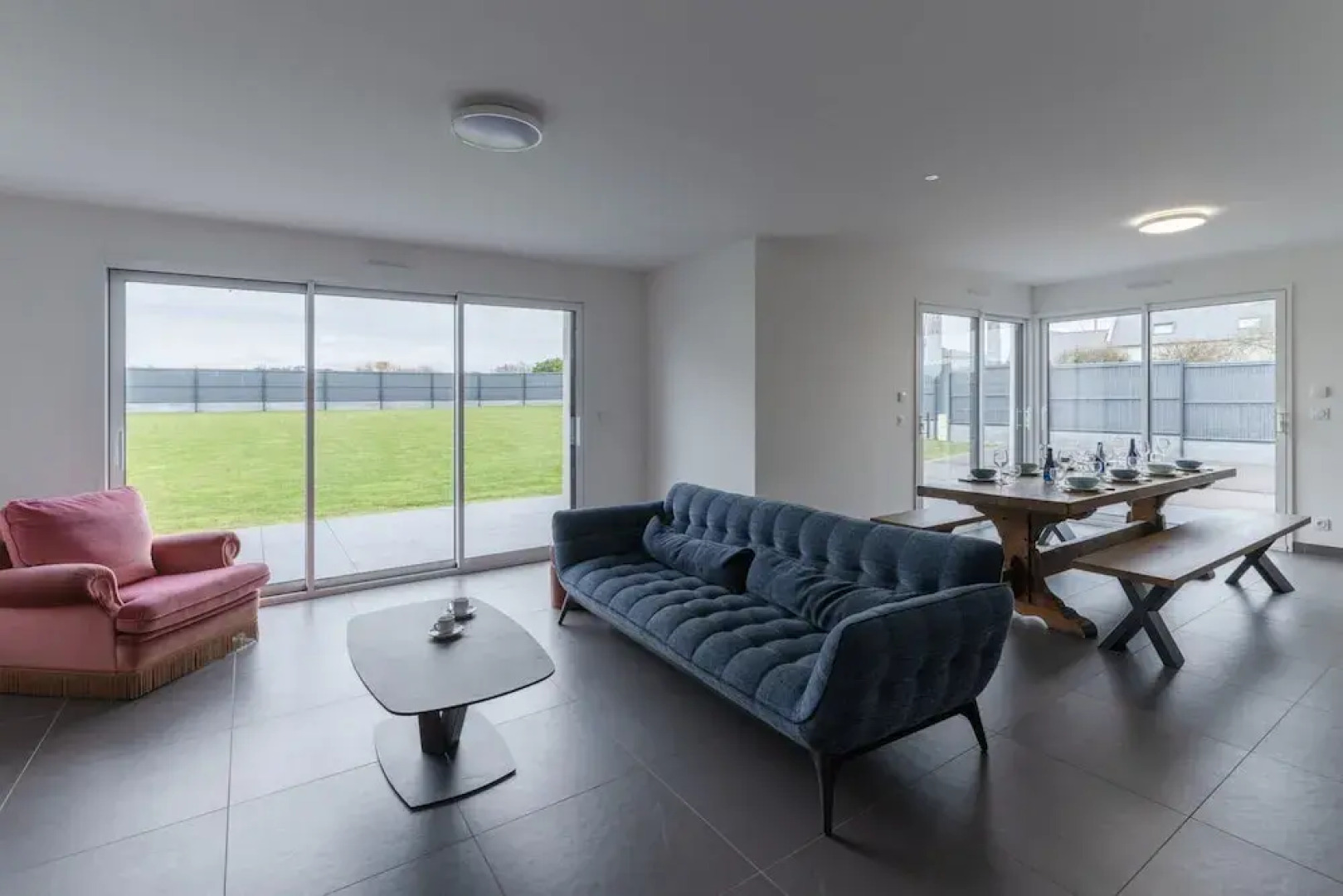 Pretty new House 2 Steps From the sea