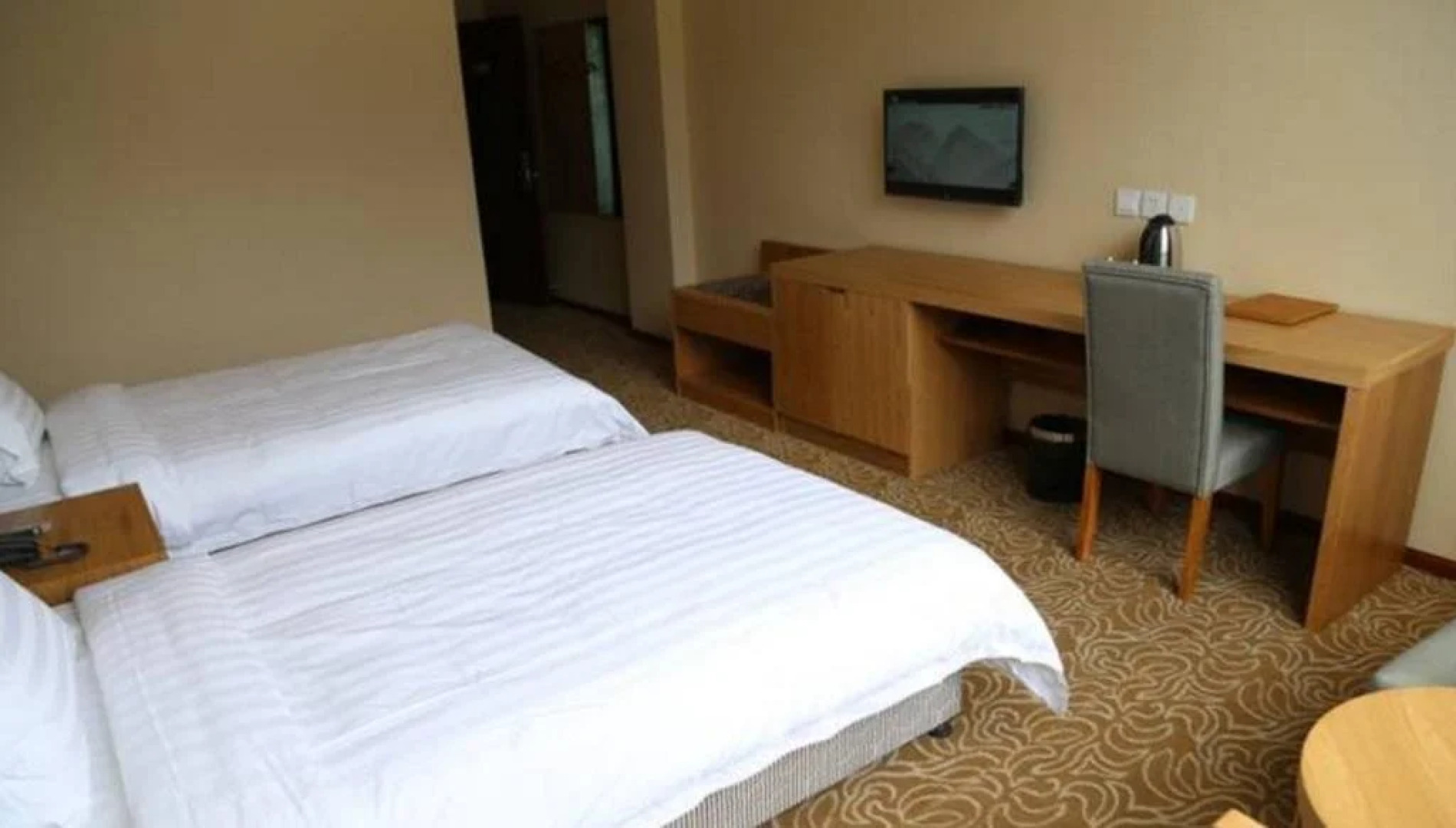 Linzhi Yonghui Business Hotel