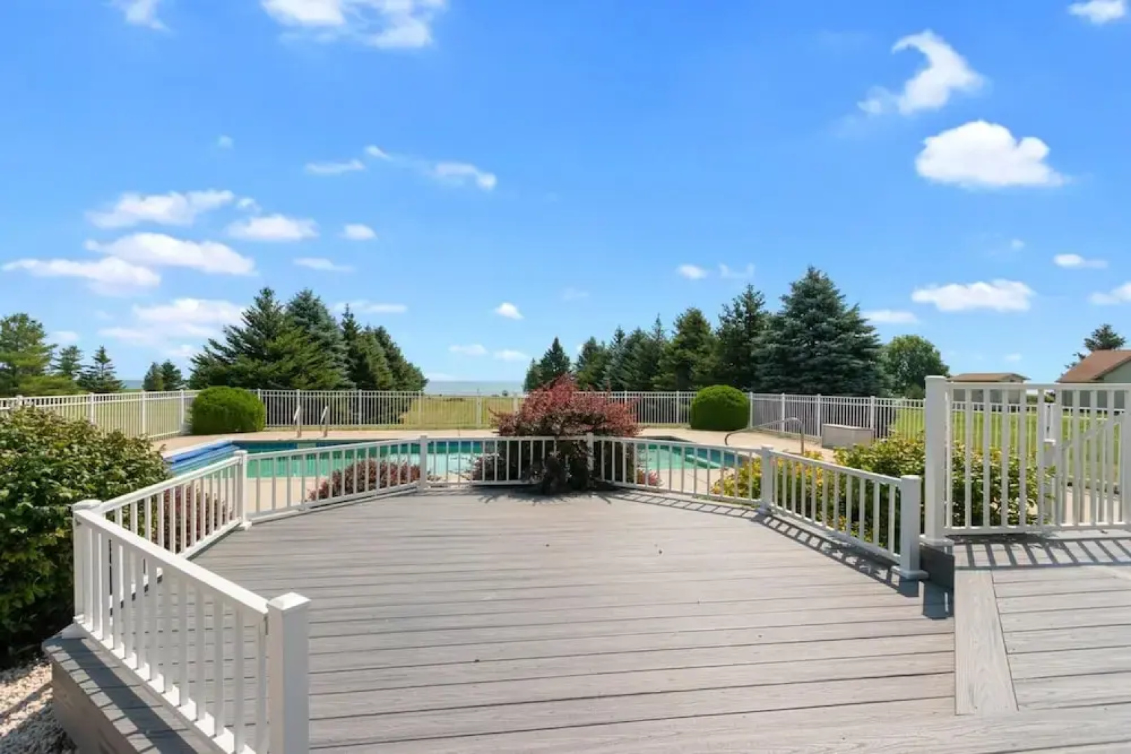 Freshly Updated Lake Michigan Home With Pool