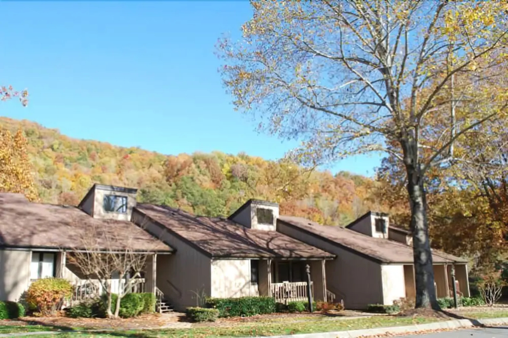 Rumbling Bald Resort