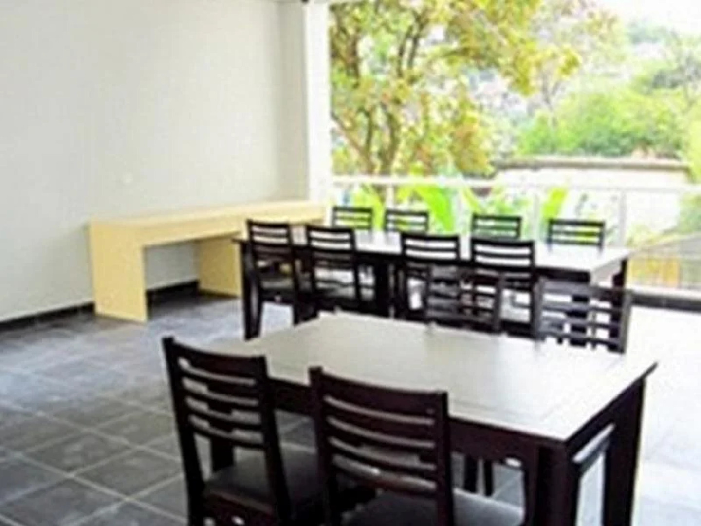 J Residence Hostel Ciumbuleuit