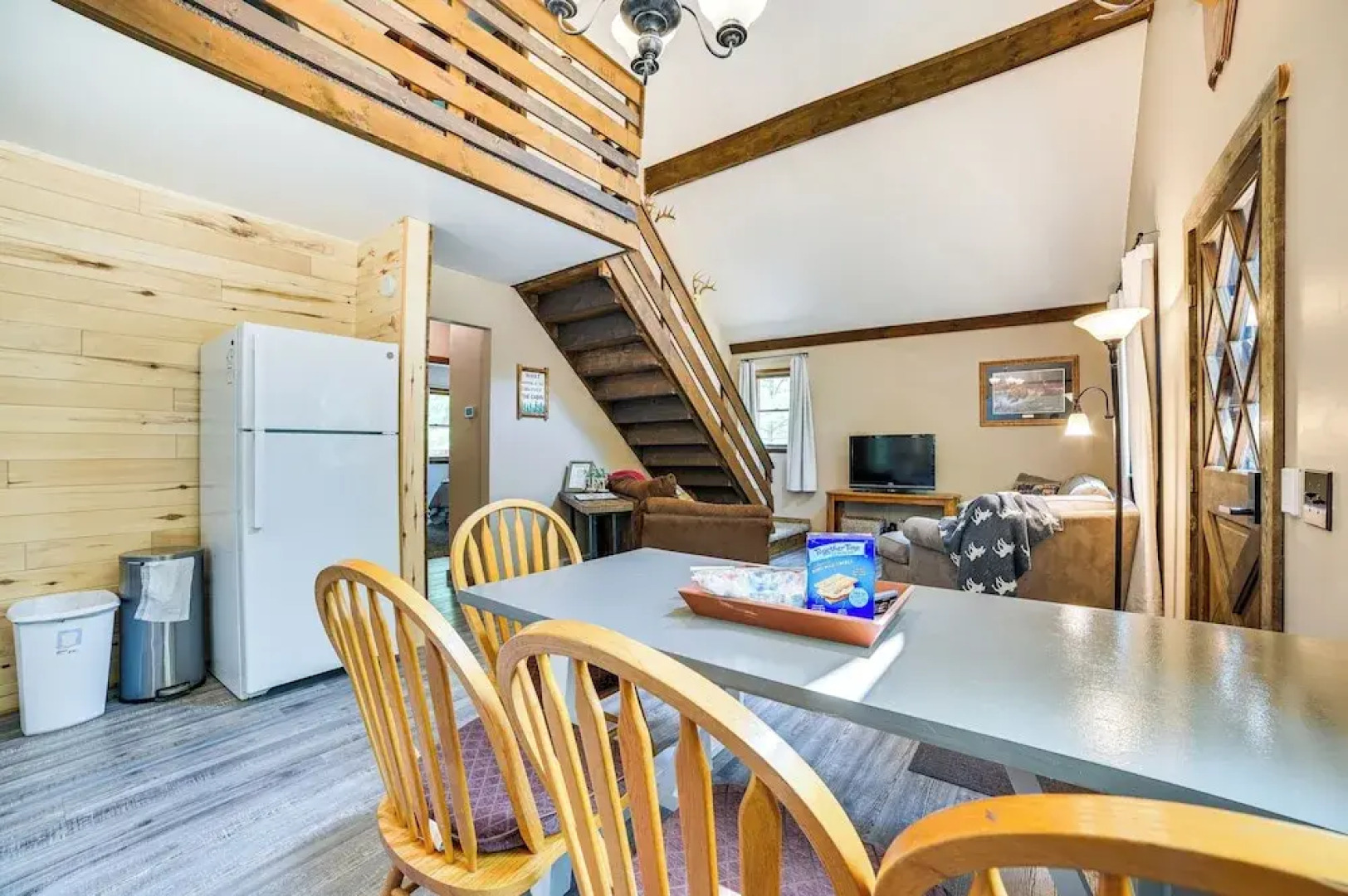 Family Roscommon Home - 3 Mi to Higgins Lake