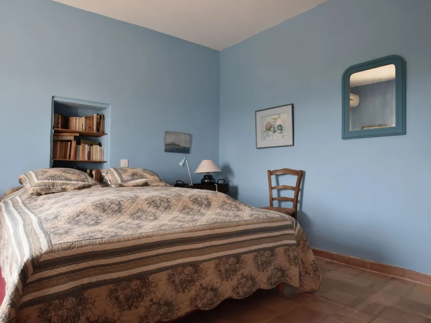 Charming Villa in Lauris South of France with Private Pool