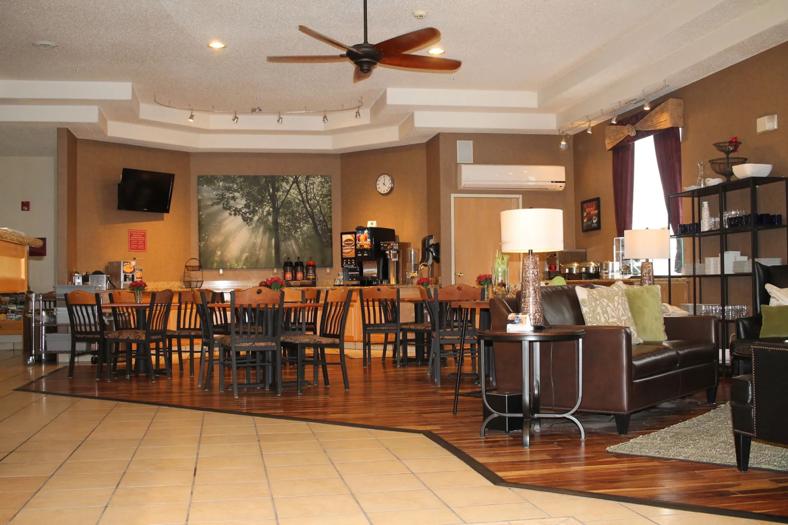 Best Western Plus Des Moines West Inn & Suites