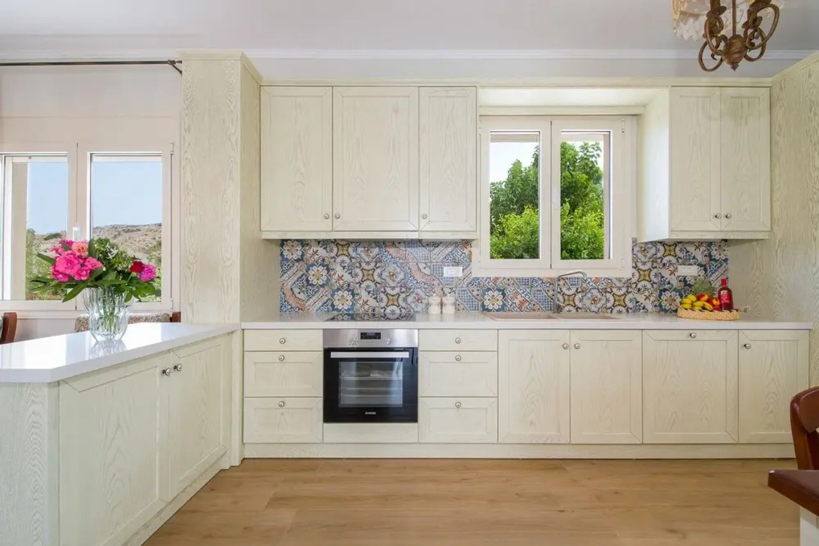 Villa Koutalas - Majestic Sunsets over the Pool