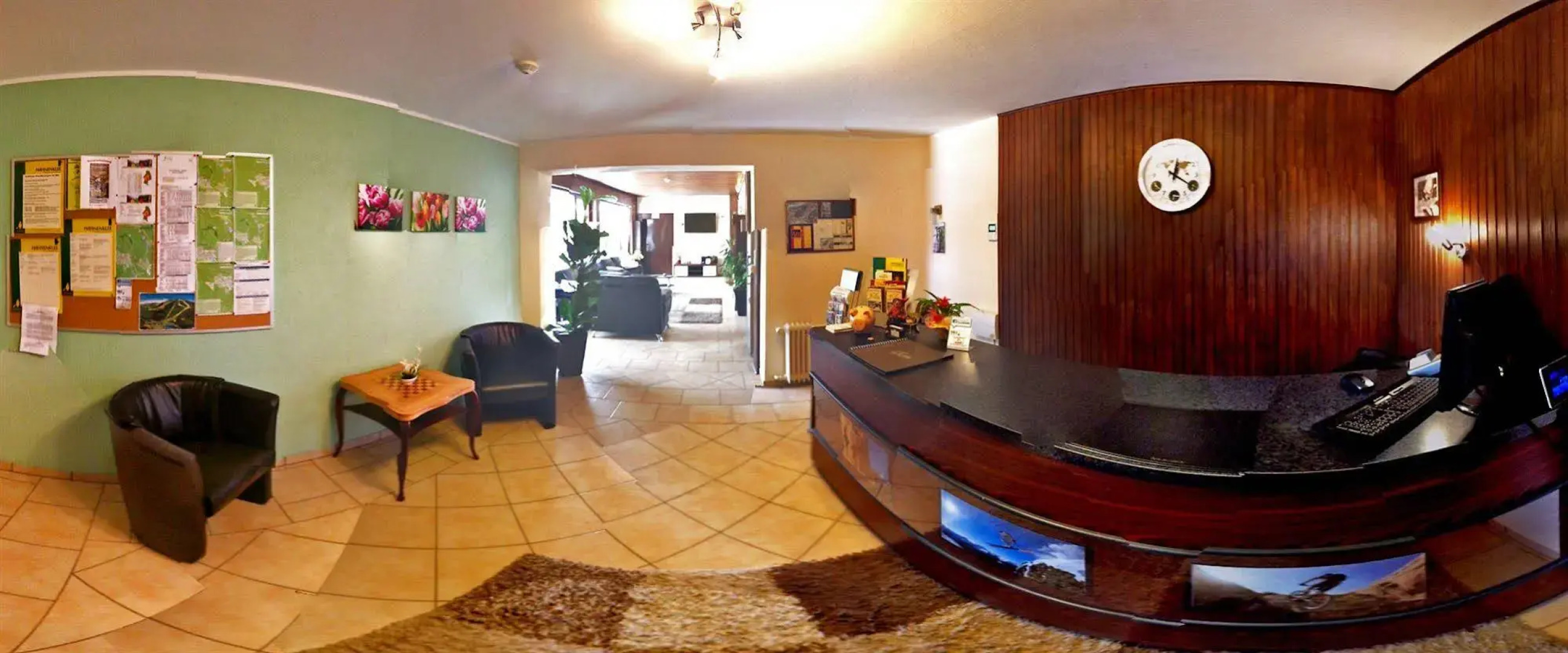 Hotel &Restaurant Time-Out